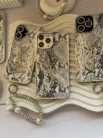 قاب YSL پایتون با آویز و محافظ لنز نگین دار (کدC1983)