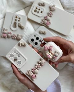 قاب موبایل آیفون شهر موش ها و خرگوش برجسته سفید
