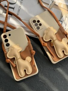 قاب موبایل سامسونگ زرافه مینیمال چرمی جاکارتی و آویز بلند محافظ لنزدار - Image 3