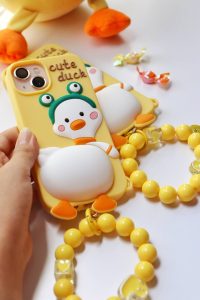 قاب موبایل آیفون جوجه اردک زشت + بندست - Image 2