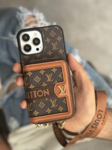 قاب موبایل آیفون لویی ویتون بگی والت جاکارتی - Image 3