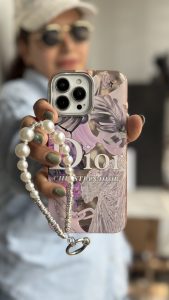 قاب موبایل آیفون دیور صورتی برگ انجیری + بندست - Image 3