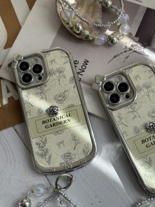 قاب موبایل آیفون باغ سلطنتی + بند ست مروارید - Image 2