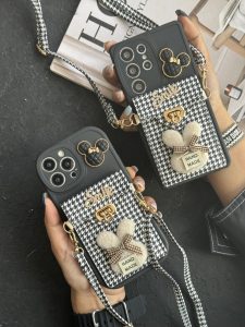 قاب موبایل آیفون باربری زبرا پترن سیاه و سفید - Image 2