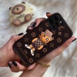 قاب موبایل آیفون آدمک برجسته لویی ویتون - Image 3